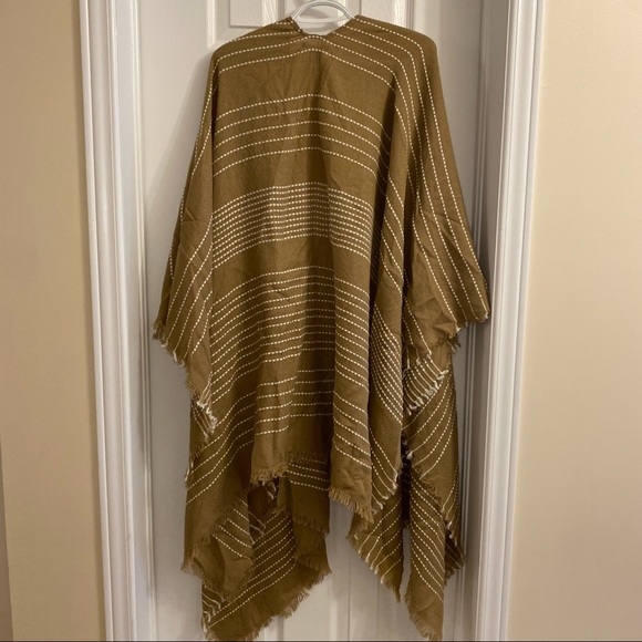 NWOT Forever 21 - Blanket Scarf/ Shawl - Picture 7 of 9